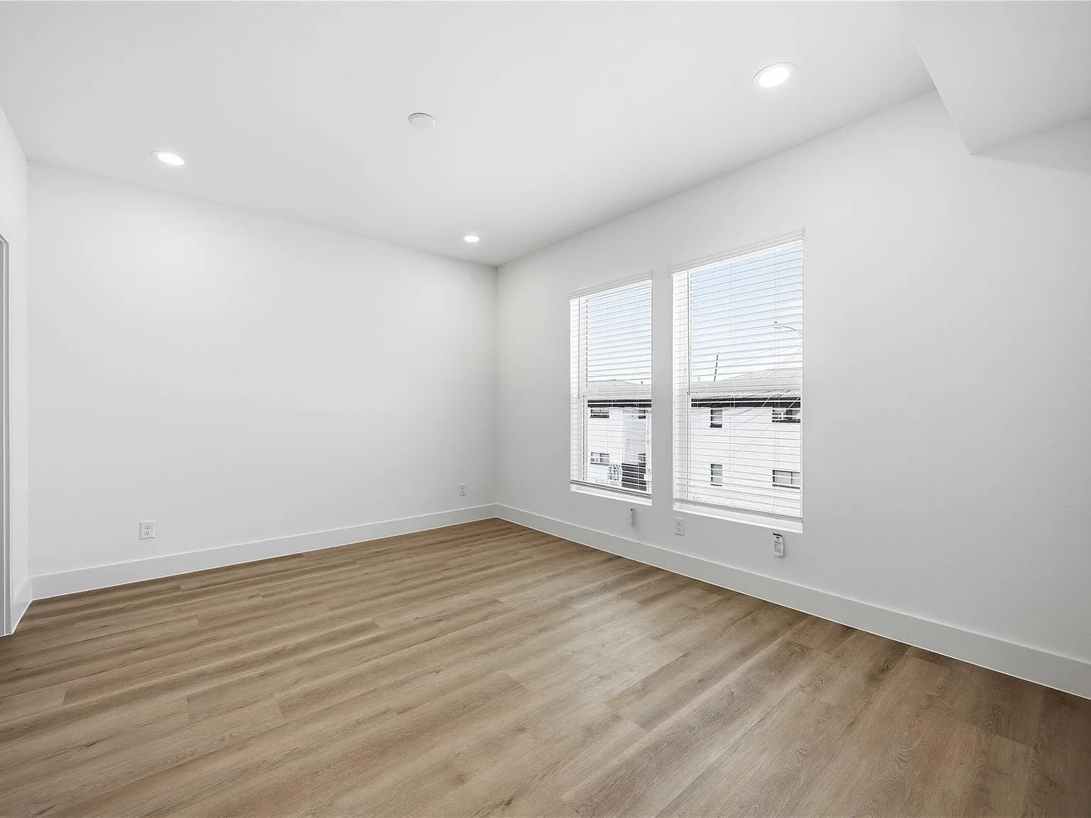 1 bed, 1.0 bath, 900 sqft, $1,350 — Photo 4