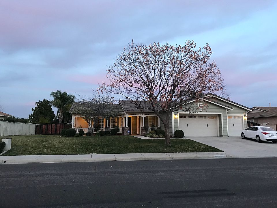 1st image of 23888 Hayes Ave