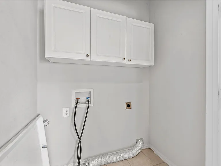 4404 Honfleur Ct — Photo 16