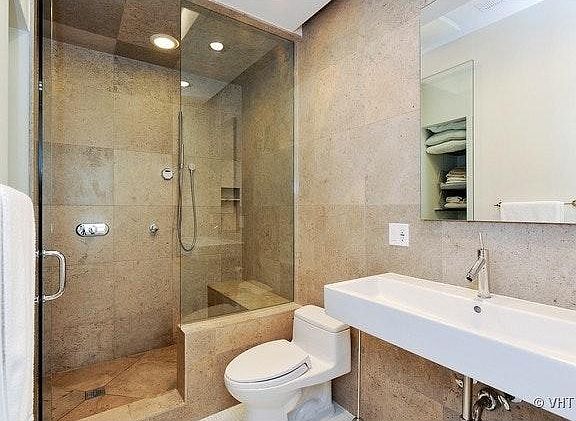 5th image of 1721 N Sheffield Ave APT 201