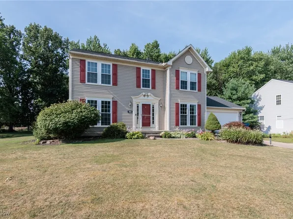 5066 Fitch Dr, Sheffield Village, OH 44054