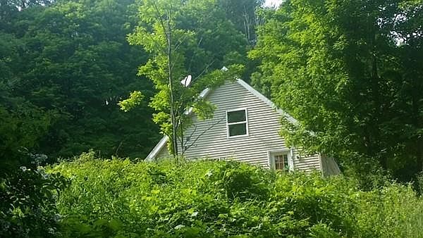 2nd image of 346 River Rd
