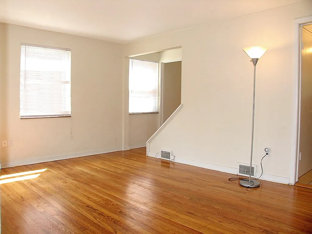 3 bed, 1184 sqft, $1,750 — Photo 3