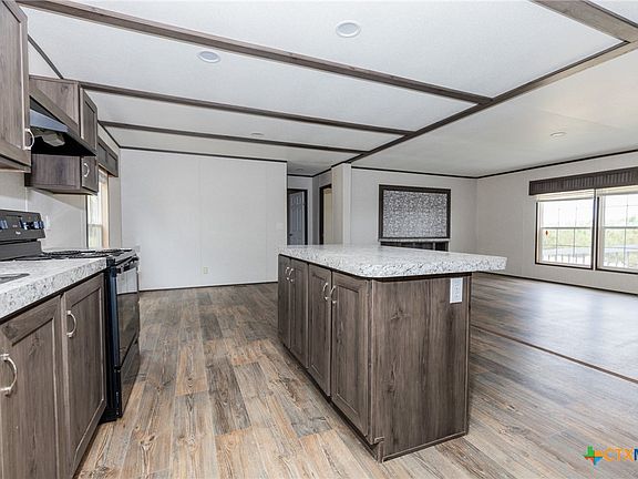 5th image of 886 Greystone Dr