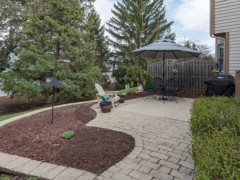 27W220 Chelsea Cir — Photo 20