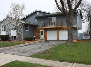 1476 Chaffee Ct, Elk Grove Village, IL 60007