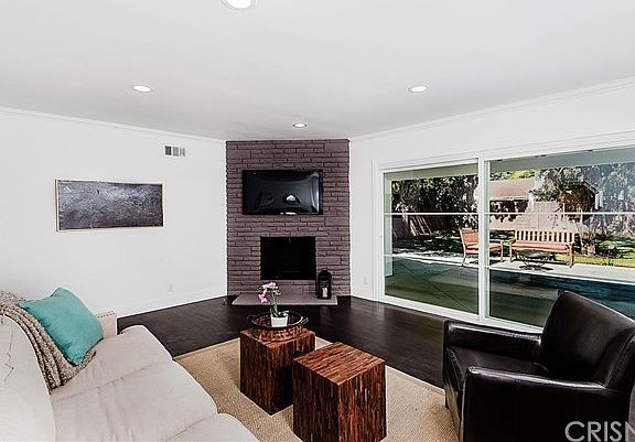 5th image of 7012 McLennan Ave