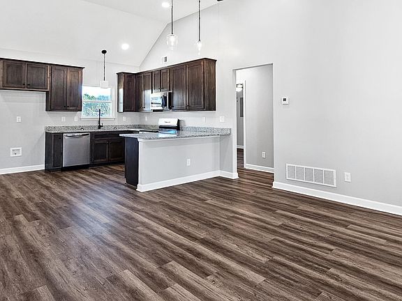 5th image of 1408 W Woodward Ave