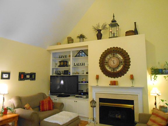 3rd image of 640 The Cape Blvd