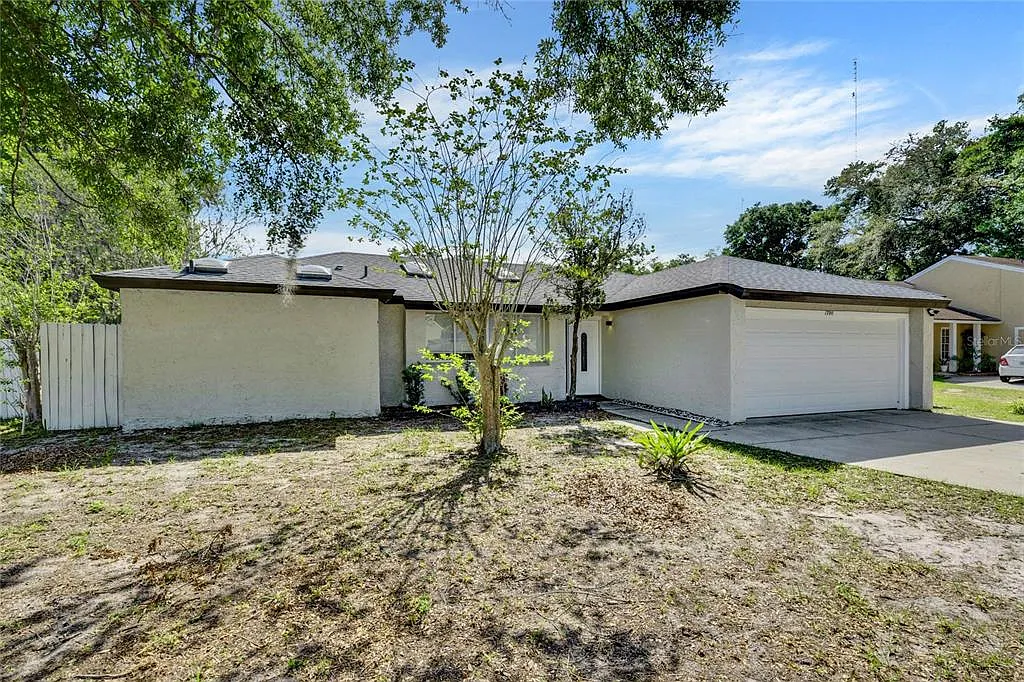 3 bed, 2.0 bath, 1587 sqft, $2,400 — Photo 2
