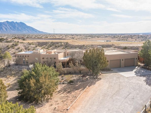154 Placitas Trails Rd, Placitas, NM 87043