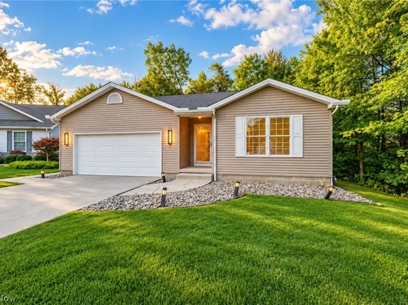 1393 Cross Cv, Youngstown, OH 44515