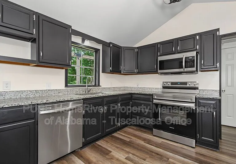 299 McElroy Dr — Photo 3
