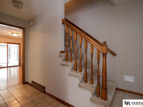 5th image of 15327 Hillsdale Ave