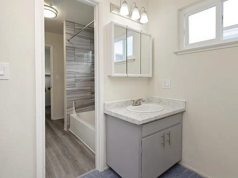 Double vanities at both sides of the bathroom at upstairs for additional convenience