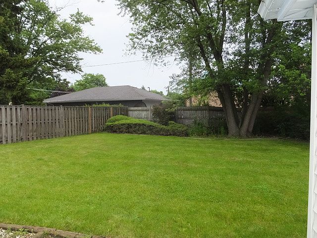 2nd image of 7 Laurel Trl