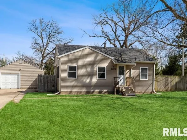 4340 8th St, East Moline, IL 61244