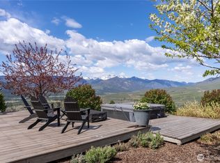 8 Deer Trails Way, Winthrop, WA 98862
