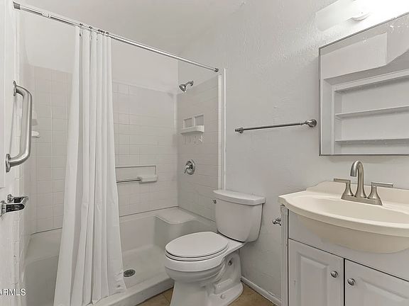 4th image of 13415 N 21st Pl #2-5