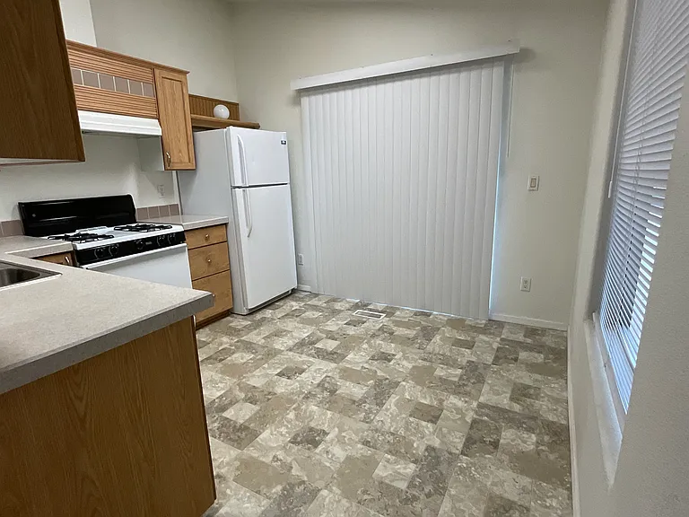 1497 Colina Dr — Photo 15