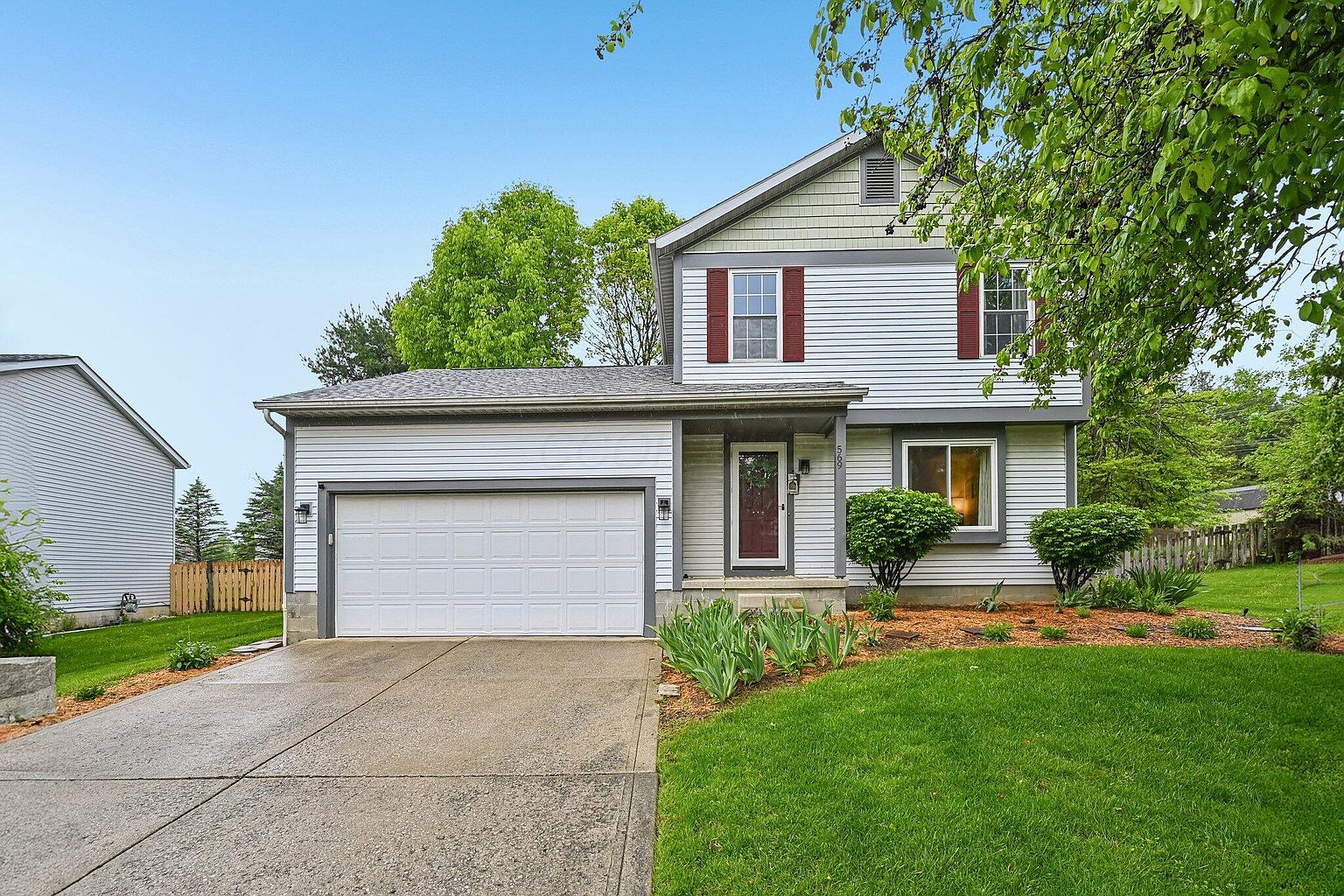 Listing photo 1 for 569 Meadows Blvd