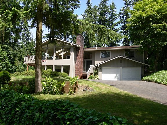 Chestnut Hills on 1/2 Acre Lot