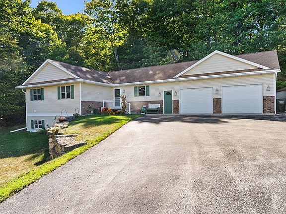 2nd image of 10467 Country Ln