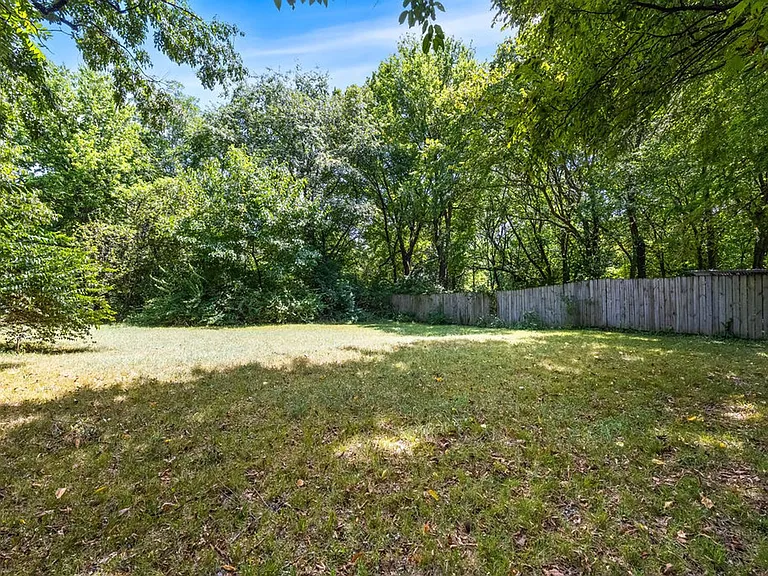 2445 W Mount Comfort Rd — Photo 30