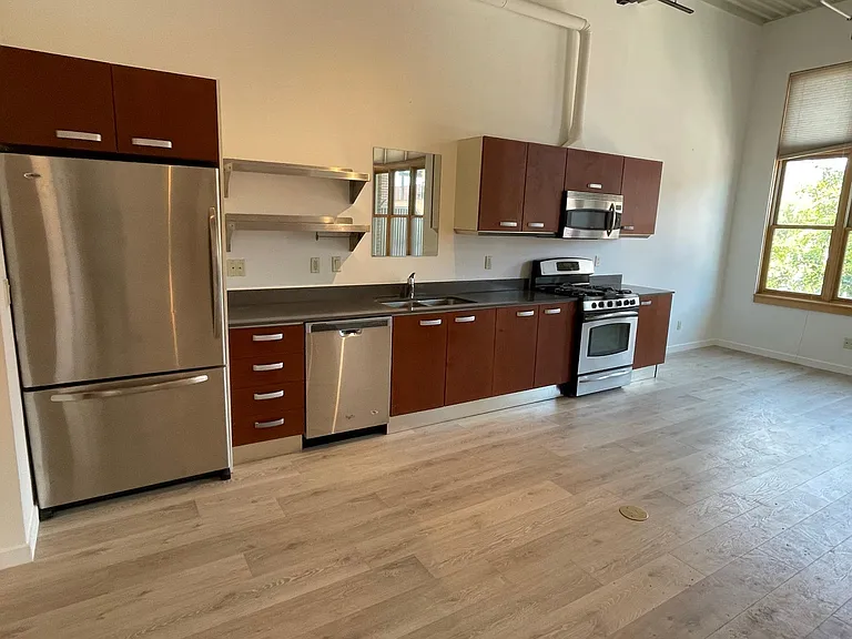 231 Robinson St #202 — Photo 3
