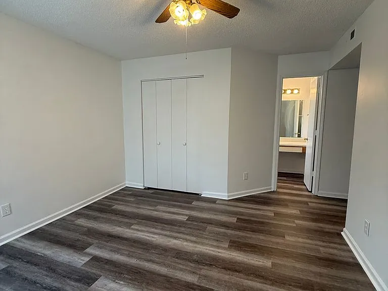 701 Coventry Ln #B5 — Photo 5