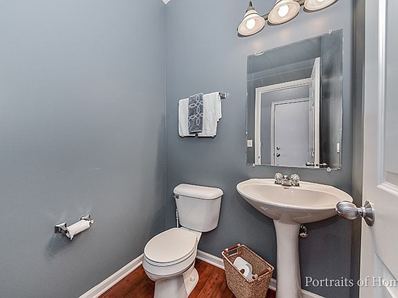 3rd image of 938 Bluebell Cir #938