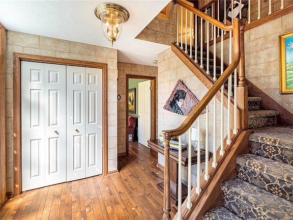 3rd image of 6414 Arborwood Ln