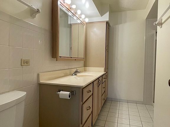 5th image of 6455 W Belle Plaine Ave APT 401