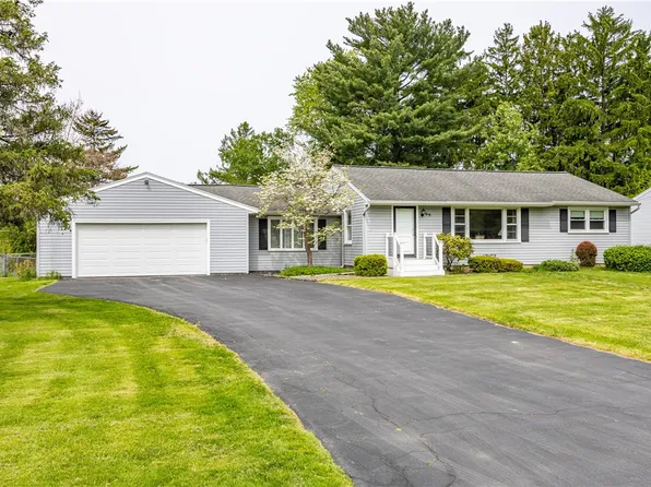 99 Horizon Dr, Rochester, NY 14625