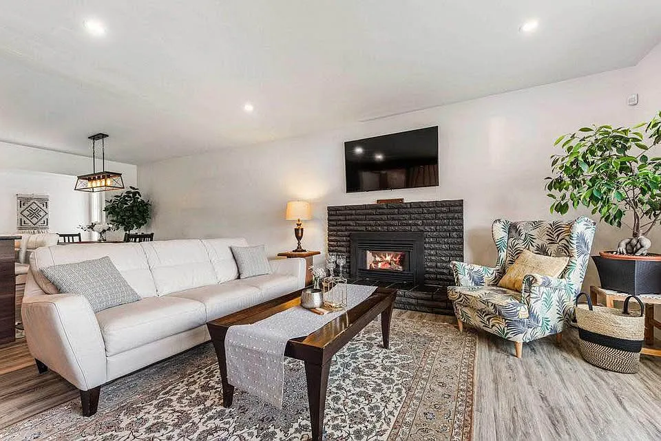 3 bed, 1336 sqft, $3,000 — Photo 4