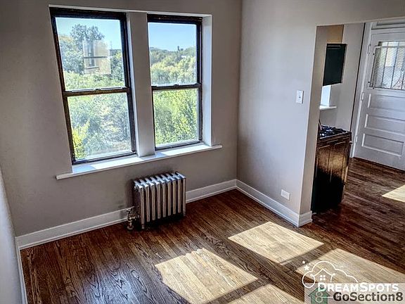3rd image of 7323 S East End Ave APT 1E