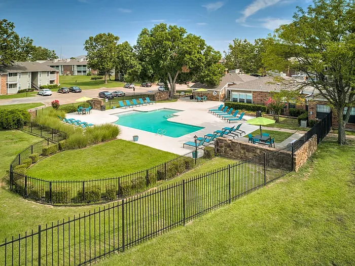 Woodland Oaks Apartments — Photo 7