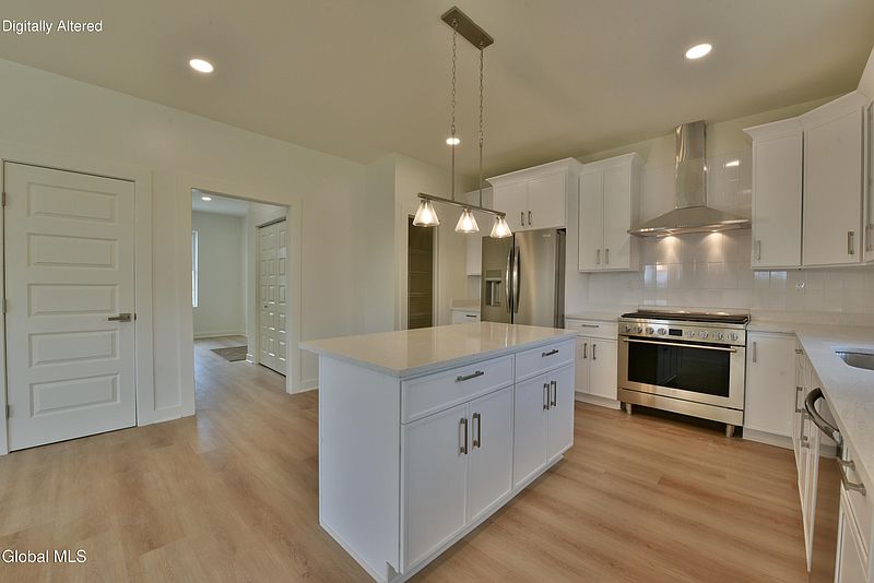 3rd image of 802 S Ravine Road