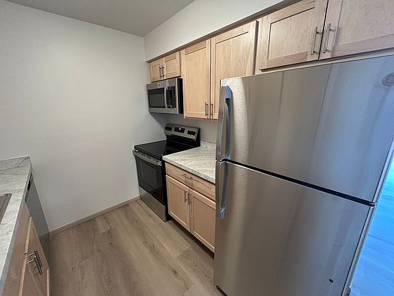 4th image of 2303 Woodrow Ct APT 2