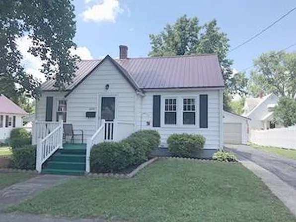 609 N Laurel St, Fairfield, IL 62837