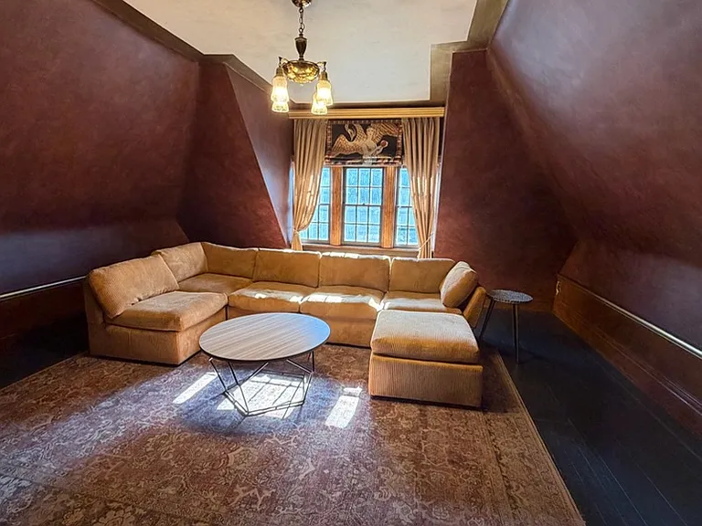 214 Norwood Ave — Photo 8