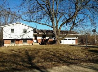 2124 Sunset Dr, Freeport, IL 61032