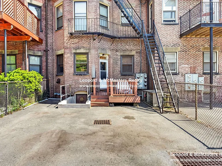 9 Regent Cir #1 — Photo 13