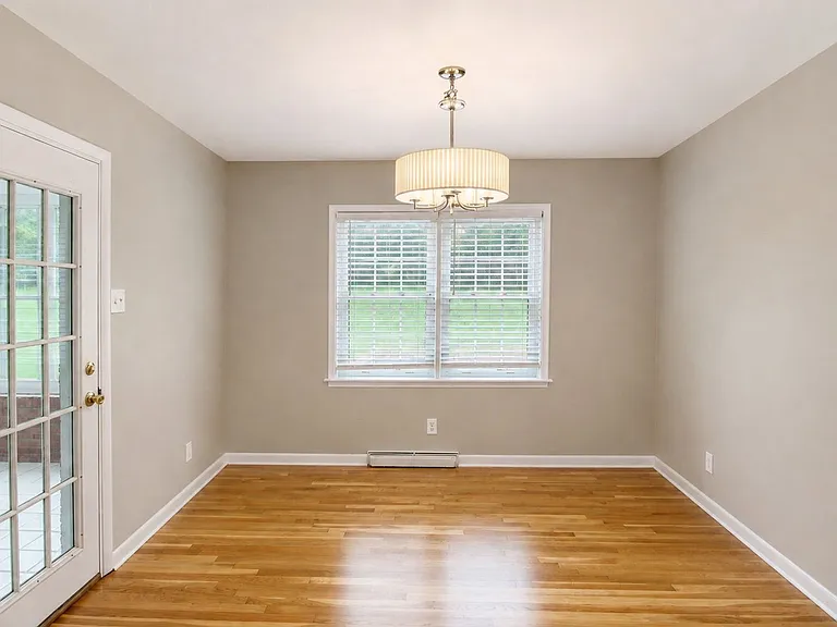 12305 Conway Rd — Photo 15