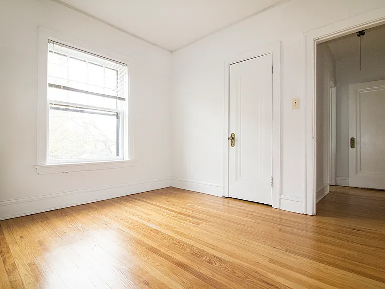 534 - Bedroom