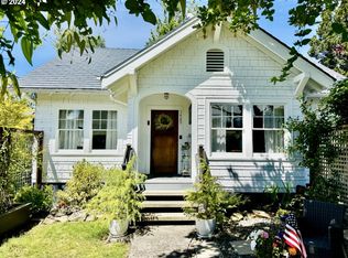 1489 9th St, Astoria, OR 97103