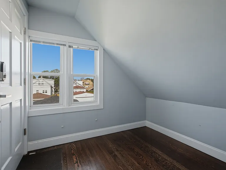 2430 N Normandy Ave #2 — Photo 7