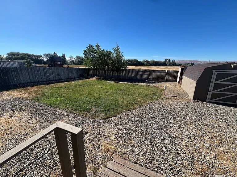 408 Alpine Dr — Photo 12