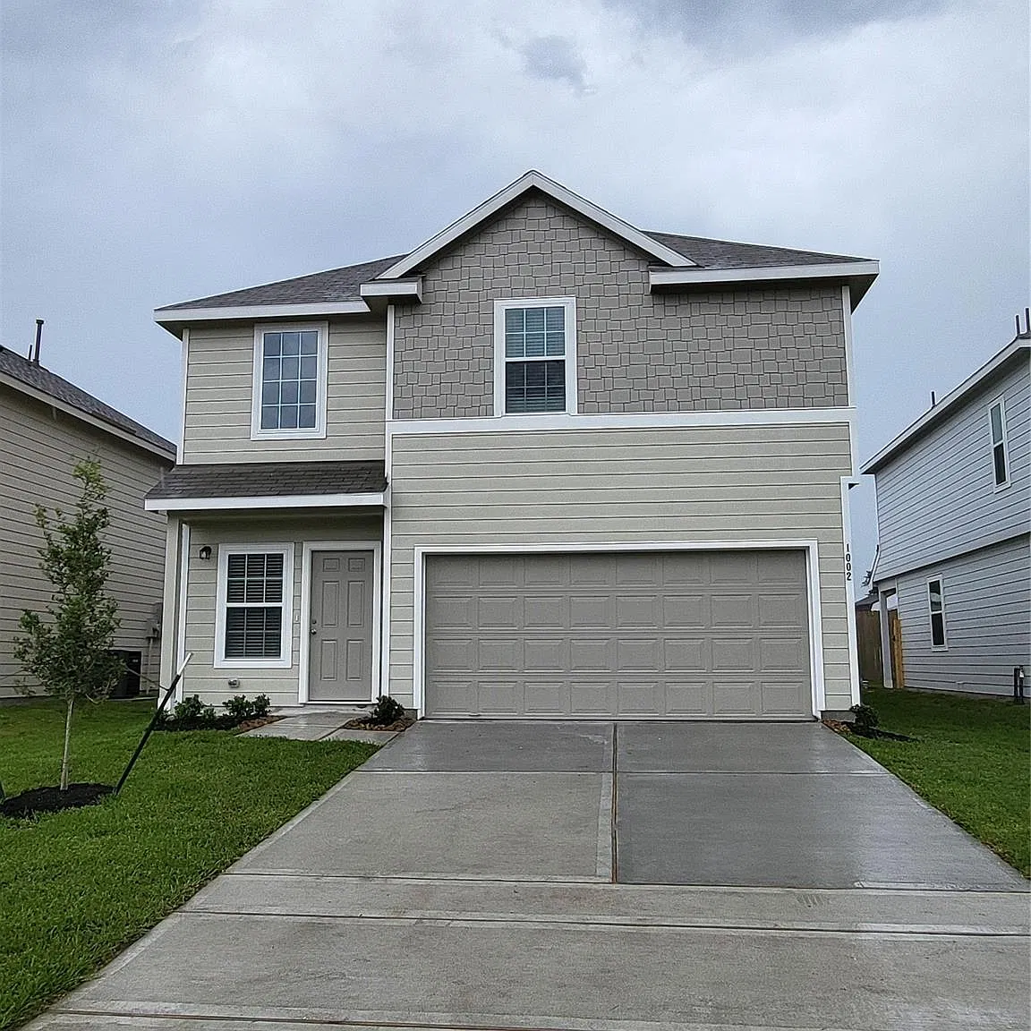 3 bed, 2.5 bath, 1629 sqft, $2,000 — Photo 2