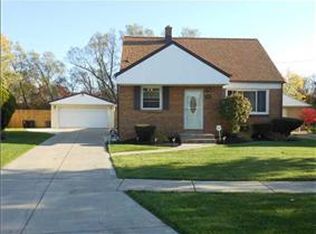 138 Cathedral Ln, Cheektowaga, NY 14225